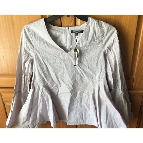 Romeo & Juliet Couture Medium Deep V Neck Blouse Bell Sleeves Multicolor NWT NEW - Picture 2 of 10